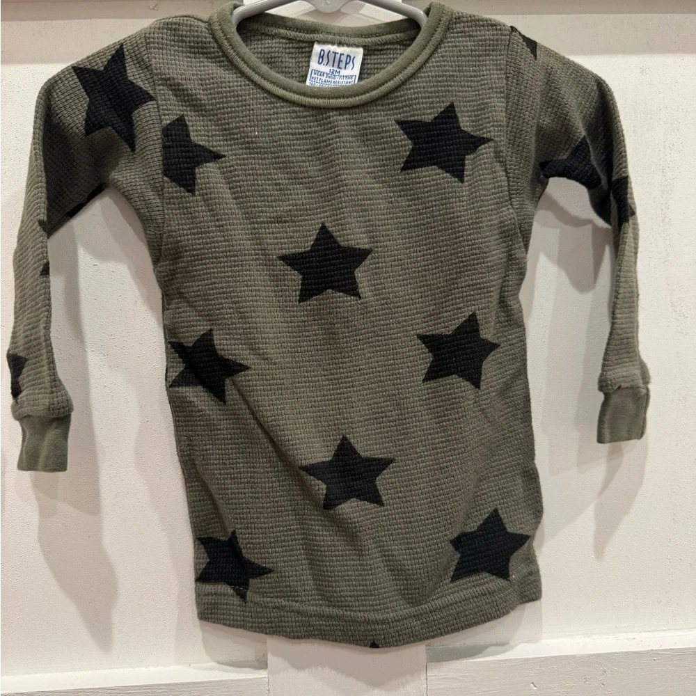 Olive Green Star Pattern Pajamas - Picture 1 of 4